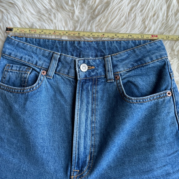 High rise wide leg medium wash denim jeans, size 2 - Picture 4 of 8